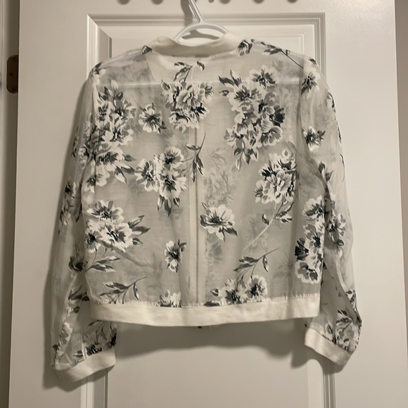 Bomber Jacket in White Flowers Prints - Picture 2 of 2